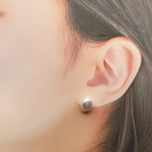 特集掲載】ちょっと大きな照りっ照りバロックパールのピアス 
