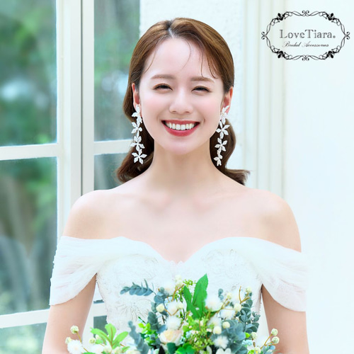 4連パールフラワーイヤリング/ピアスPE-17|花嫁 結婚式 ウエディング