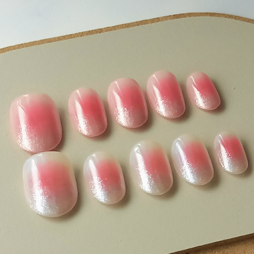 まちゃ様専用 ホワイトチェック チークネイルチップ（ふんわり