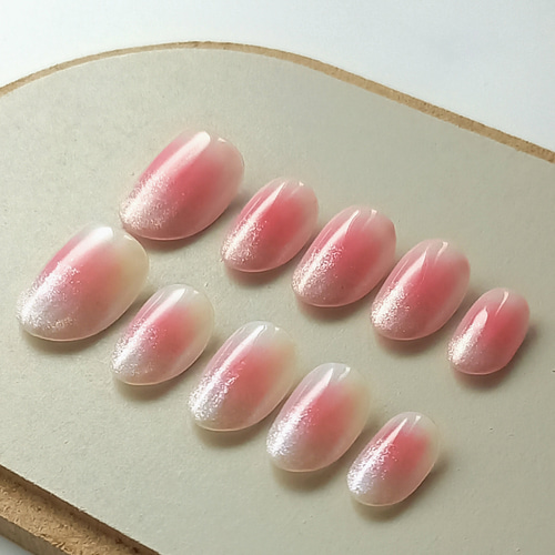 ふんわりチークネイル❣️ピンク×ホワイト マグネットグラデーション  