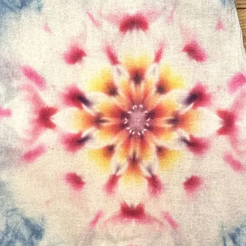 タイダイ染め 長袖ワンピース 優しいブルーのムラ染めに淡く幻想的な