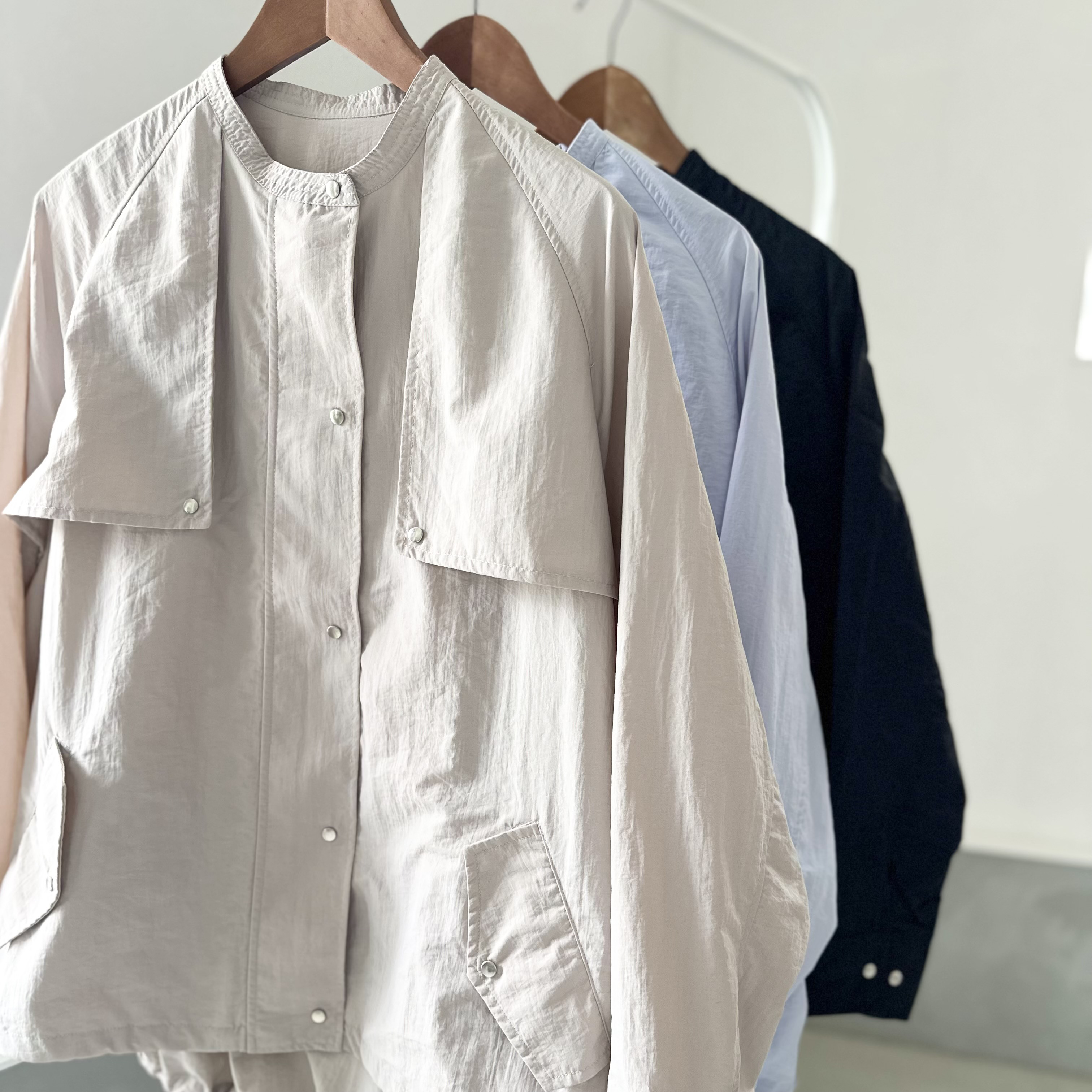 【撥水】軽量で携帯しやすい ナイロンのヨーク付 ZIP UPブルゾン【3色展開】『2025新色』