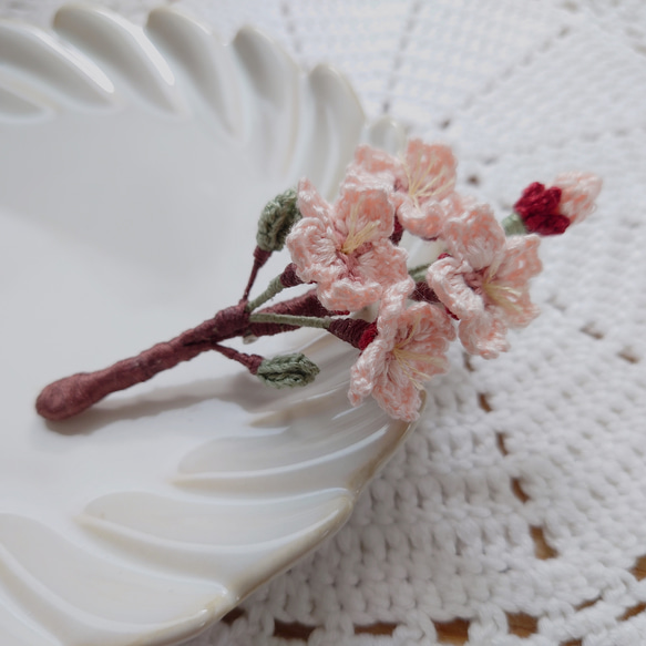 ブローチ花ブローチ編み物ブローチさくらブローチピンクブローチ