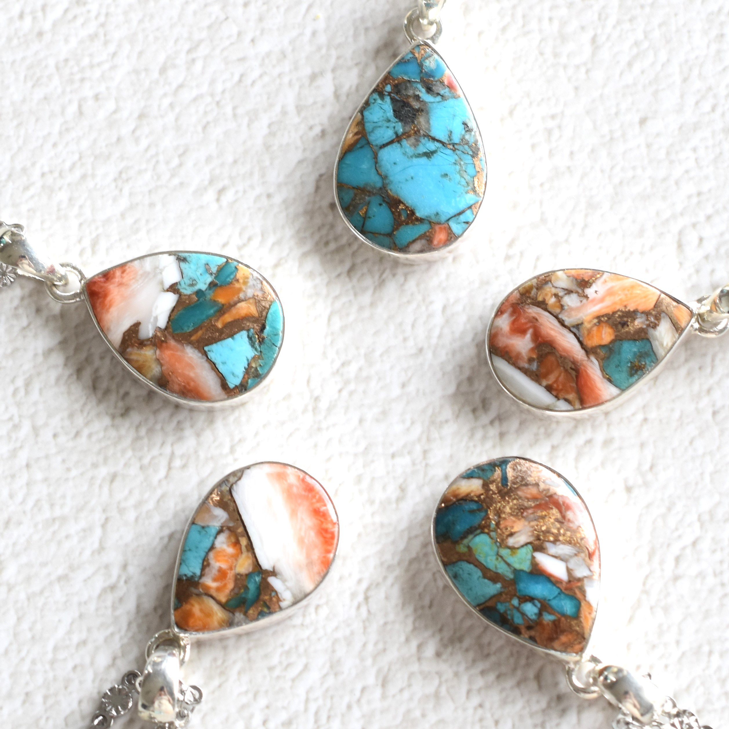 【各限定１・選べる】超大粒　カッパーオイスターターコイズ　ティア型　シルバーステンレスネックレス約50cm