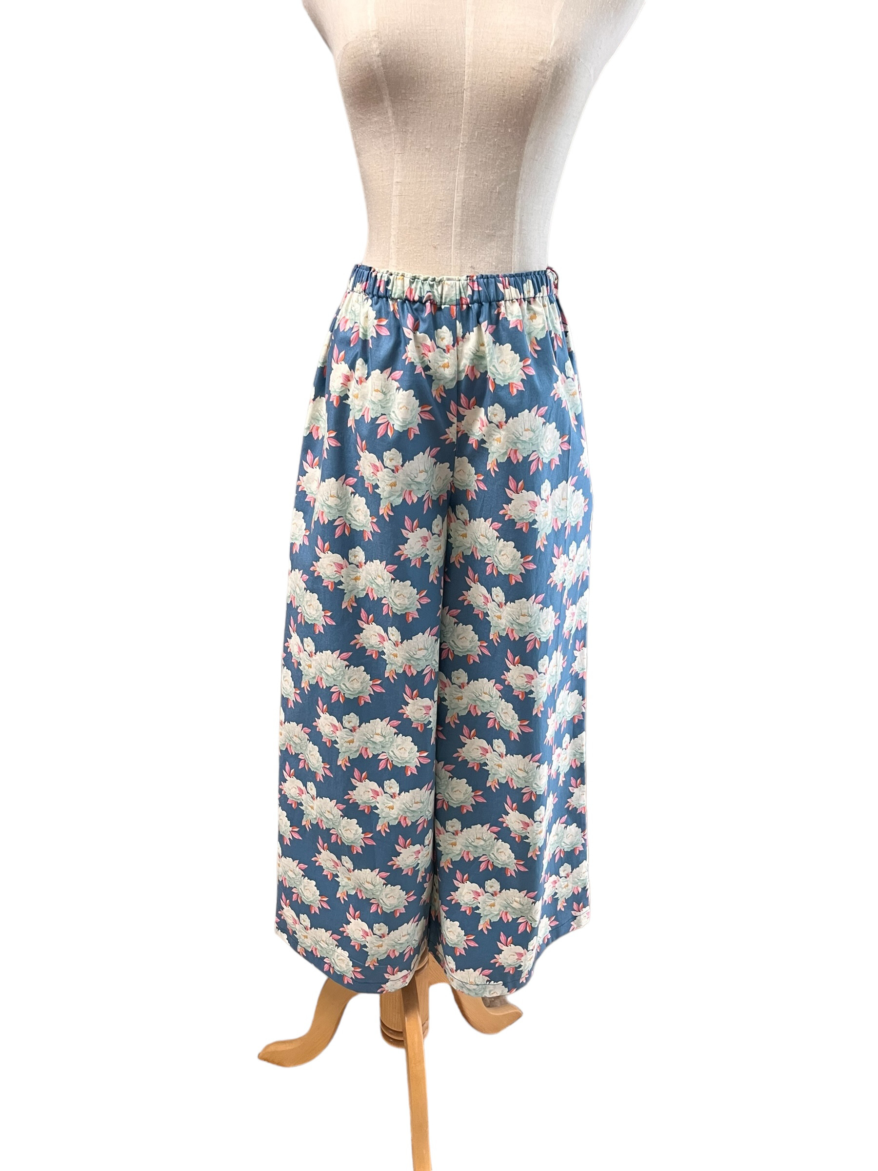 プロバンス生地  ワイドパンツ