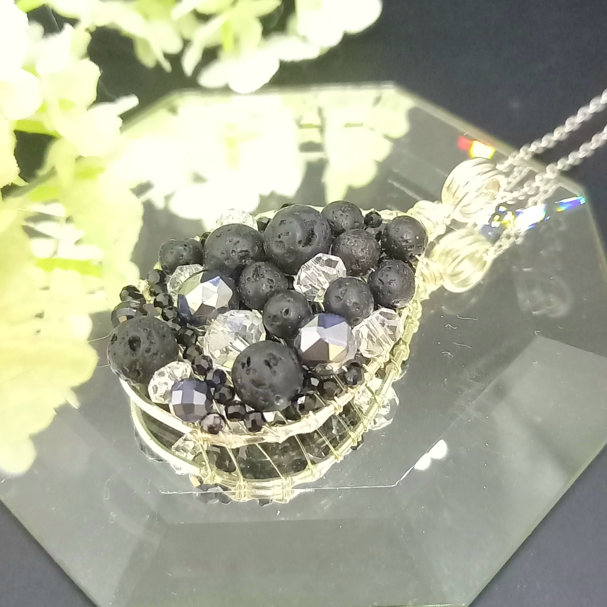 [N-159] 溶岩石とテラヘルツのドロップ・ネックレス