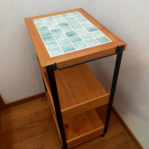 タイル張りがオシャレなキッチンワゴン【handmade】グリーン×ライト