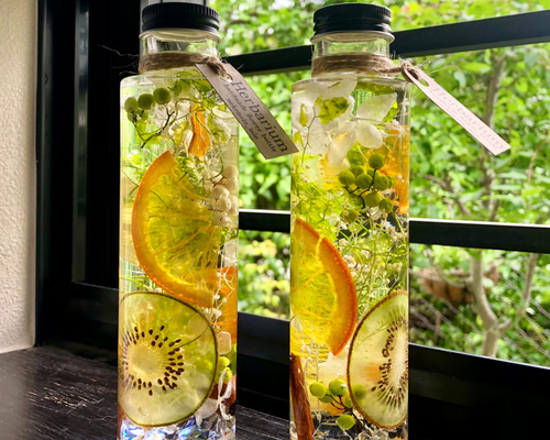 透きとおる爽やかさ！フルーツハーバリウム 円柱瓶Mサイズ 1本 ハー