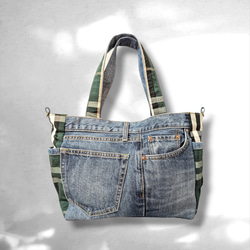 619 ローザ　迷彩肉球柄デニムリメイクバック　ハンドメイド　2点 619 ローザ様専用 迷彩肉球柄デニムリメイクバック ハンドメイド