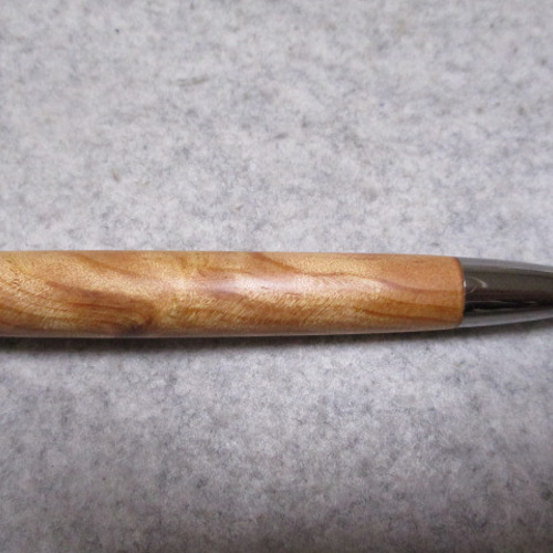 木軸ボールペン　パトリオット なめら松　金蘭杢　国産 肥松(赤松)ジン 金蘭杢 幻の「なめら松」 蜜蠟ワックス仕上げ 回転式