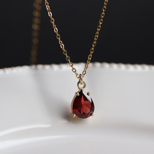 ガーネットの一粒ネックレス(サージカルステンレス) ネックレス