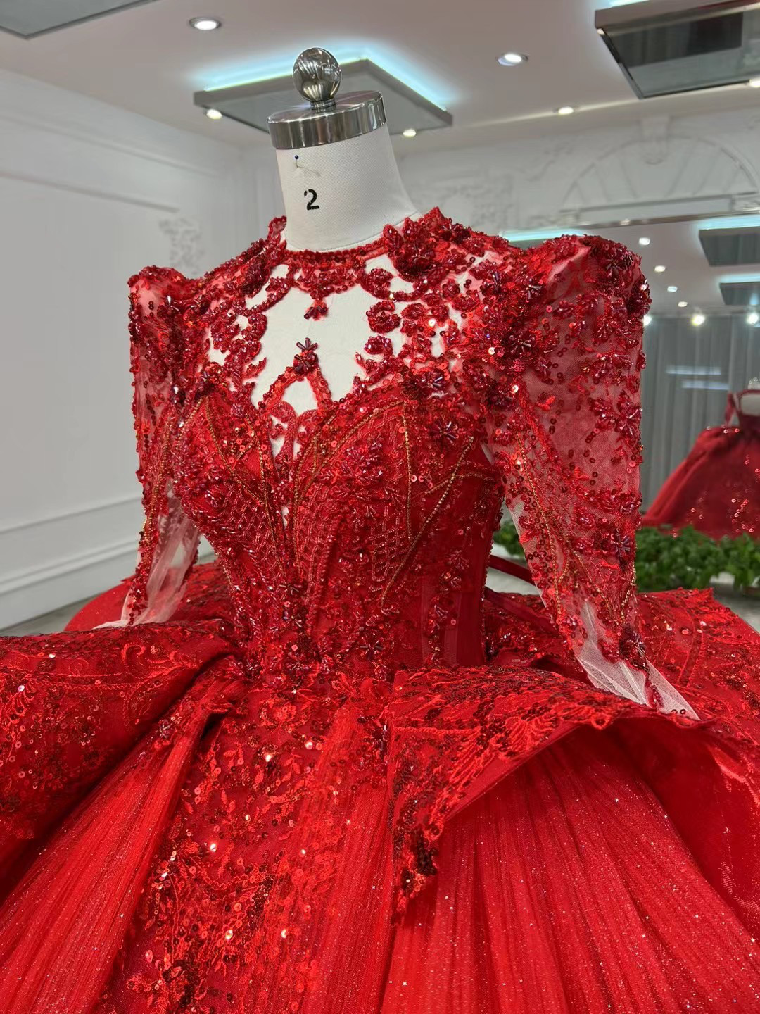 人気上昇中！クラシカル　3D立体レース刺繍　魅惑の花レース　編み上げ　背中空き　裾に繊細レースをあしらった前撮りお呼ばれ