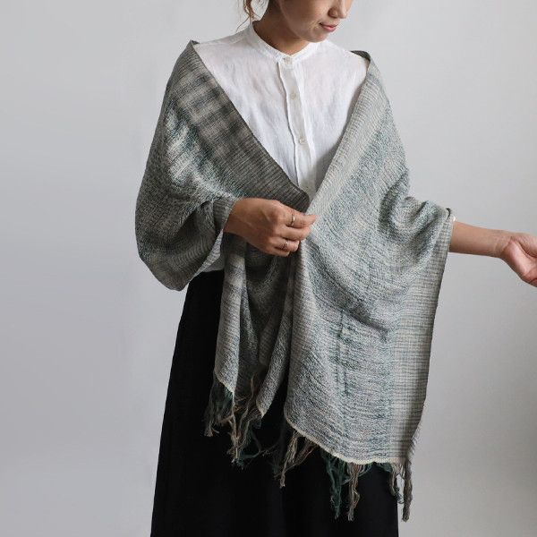 秋／最終SALE 手紡 草木染め糸 手織り布 大判ストール