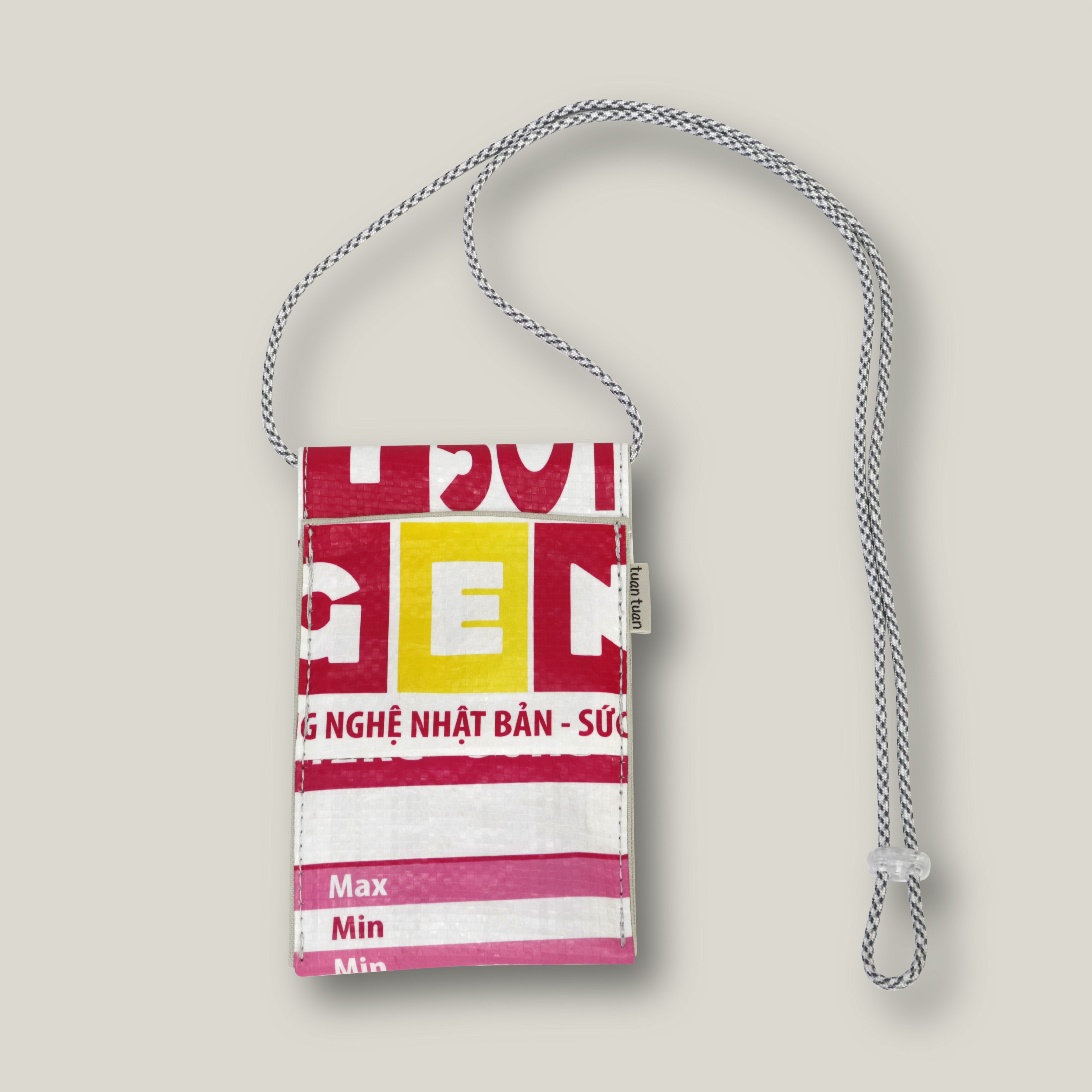 スマホとカードのポーチ　スマートポケットで手ぶらのお出掛け