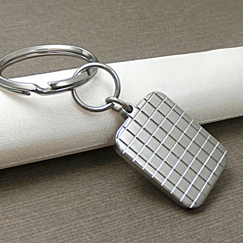 純チタン製ダイヤカットプレート・キーホルダー（チタン）【市松模様