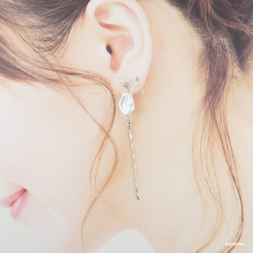 樹脂バロックパール／デザインボールチェーン イヤリング  