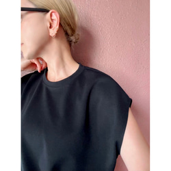 有 2 種顏色和 3 種尺寸可供選擇❤️ 耐老化❤️ 適合成人的精緻上衣❤️ 三維剪裁，從各個方向呈現柔軟、美麗的輪廓 第11張的照片