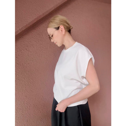 有 2 種顏色和 3 種尺寸可供選擇❤️ 耐老化❤️ 適合成人的精緻上衣❤️ 三維剪裁，從各個方向呈現柔軟、美麗的輪廓 第15張的照片