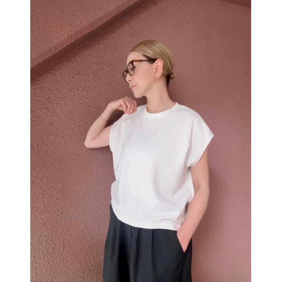 有 2 種顏色和 3 種尺寸可供選擇❤️ 耐老化❤️ 適合成人的精緻上衣❤️ 三維剪裁，從各個方向呈現柔軟、美麗的輪廓 第10張的照片