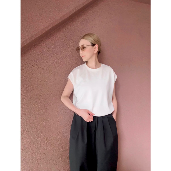 有 2 種顏色和 3 種尺寸可供選擇❤️ 耐老化❤️ 適合成人的精緻上衣❤️ 三維剪裁，從各個方向呈現柔軟、美麗的輪廓 第7張的照片