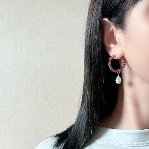 ブルーレースゲートとガーネットのフープピアス│14kgf│2WAY  