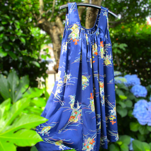 和の布創作服> 小紋の着物地から作ったギャザーワンピース 絹 和の布創作服> 小紋の着物地から作ったギャザーワンピース 絹