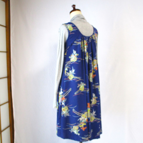 和の布創作服> 小紋の着物地から作ったギャザーワンピース 絹 和の布創作服> 小紋の着物地から作ったギャザーワンピース 絹