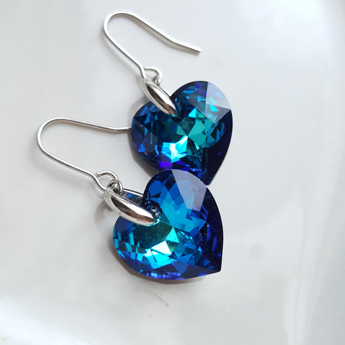 取引中　2way*ハートとブルーのタッセルのピアス/イヤリング 1.4cmブルーハートピアス/イヤリング ピアス（フック・チェーン） La