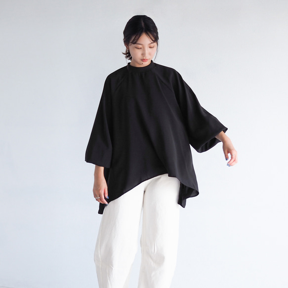 「オールシーズンOK」ラグランスリーブブラウス ブラック(長袖シャツ) 1枚目の画像