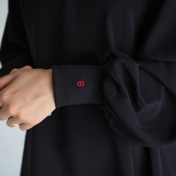 「オールシーズンOK」ラグランスリーブブラウス ブラック(長袖シャツ) 5枚目の画像