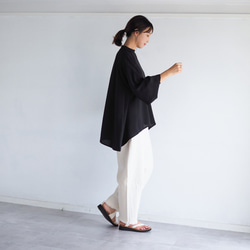 「オールシーズンOK」ラグランスリーブブラウス ブラック(長袖シャツ) 2枚目の画像