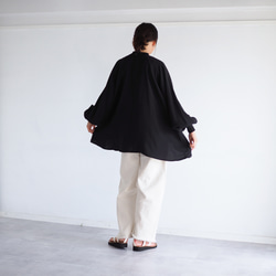 「オールシーズンOK」ラグランスリーブブラウス ブラック(長袖シャツ) 4枚目の画像