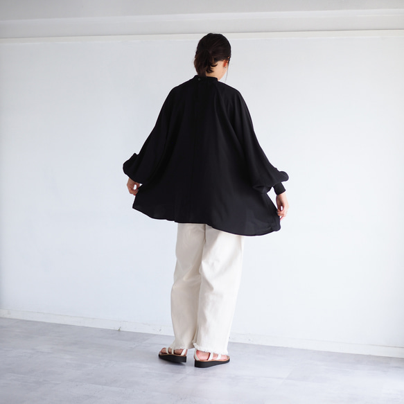 「オールシーズンOK」ラグランスリーブブラウス ブラック(長袖シャツ) 4枚目の画像