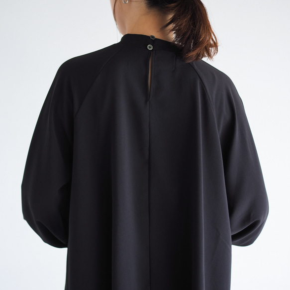 「オールシーズンOK」ラグランスリーブブラウス ブラック(長袖シャツ) 6枚目の画像