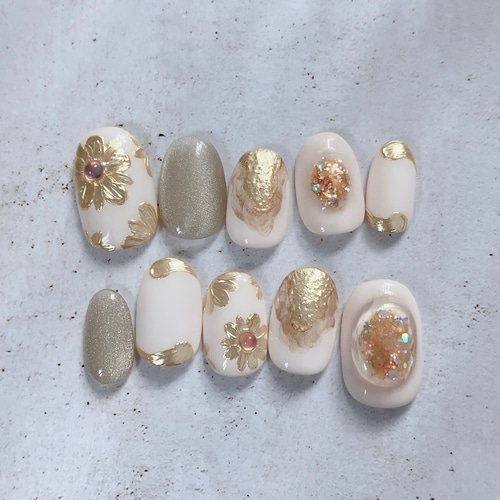 ネイルチップ ぷっくりフラワー マグネット ラメ ゴールド ネイルチップ ぷっくりフラワー マグネット ラメ ゴールド