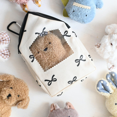 夢のマイホーム （ブラックリボン柄ぬいぐるみ用お家型ポーチ） ポーチ