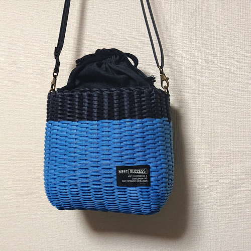 再)クラフトバンド＊かごバッグショルダーM/ブルー×ブラック かご