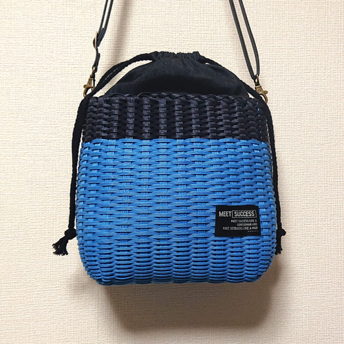 再)クラフトバンド＊かごバッグショルダーM/ブルー×ブラック かご