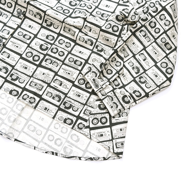 40ブロード cassettetapeプリント バックフレア ブラウス denicher D243206 デニシェ ブラウス denicher デニシェ