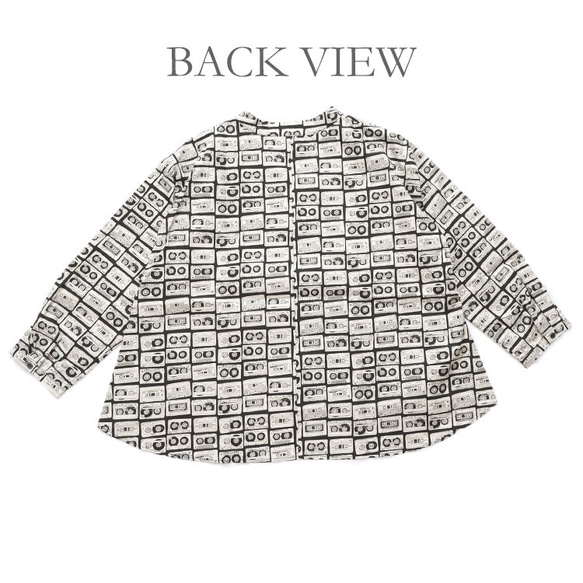 40ブロード cassettetapeプリント バックフレア ブラウス denicher D243206 デニシェ ブラウス denicher デニシェ