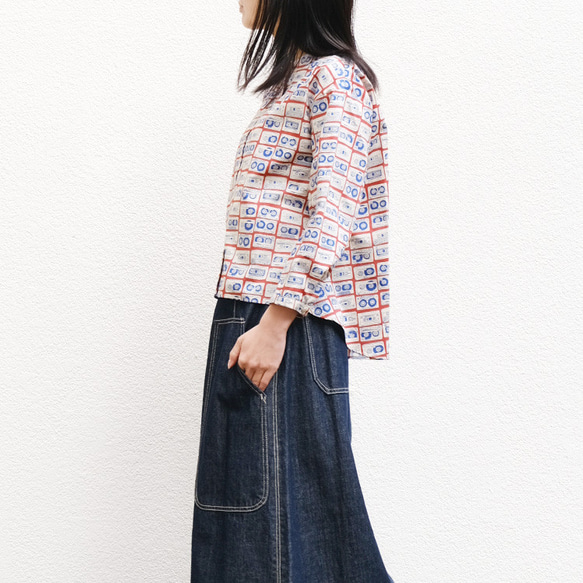 40ブロード cassettetapeプリント バックフレア ブラウス denicher D243206 デニシェ ブラウス denicher デニシェ