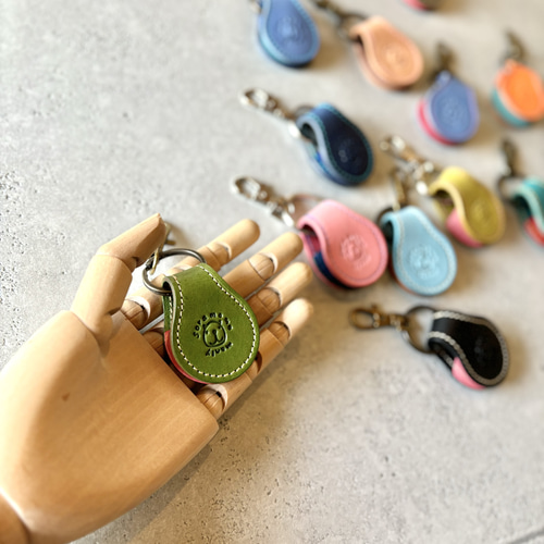 カラフル♪500円玉が2枚入る本革キーホルダー 名入れ可 受注生産