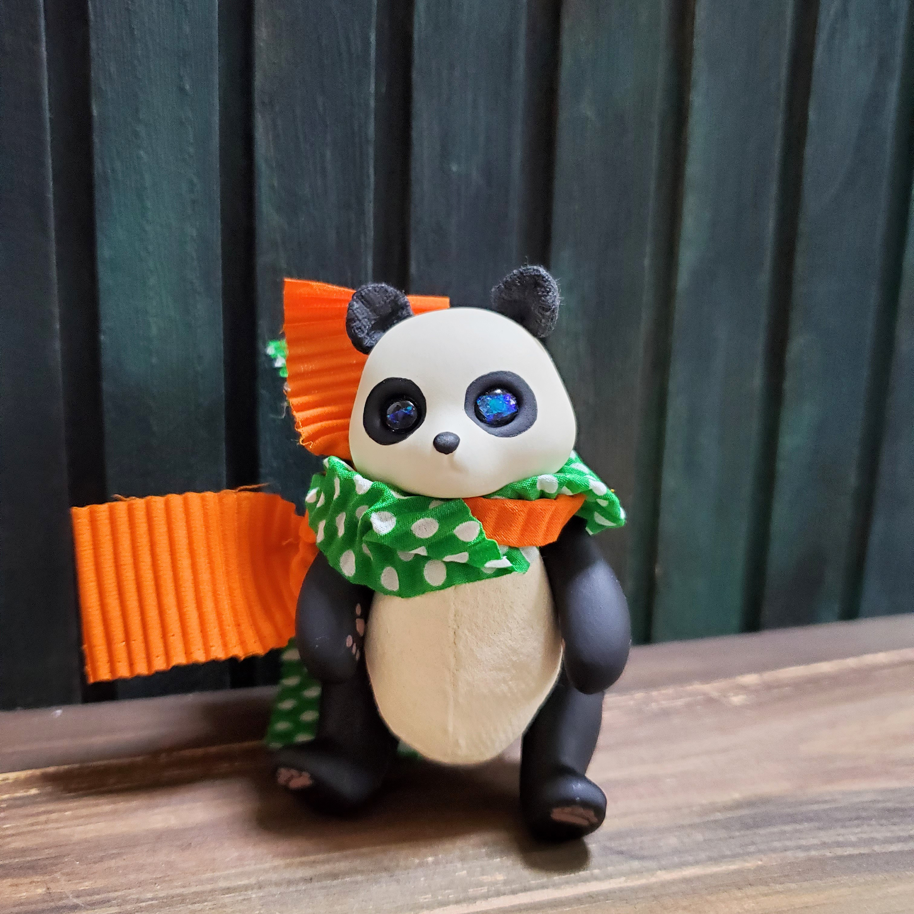 小さな手乗りのパンダさん No.8