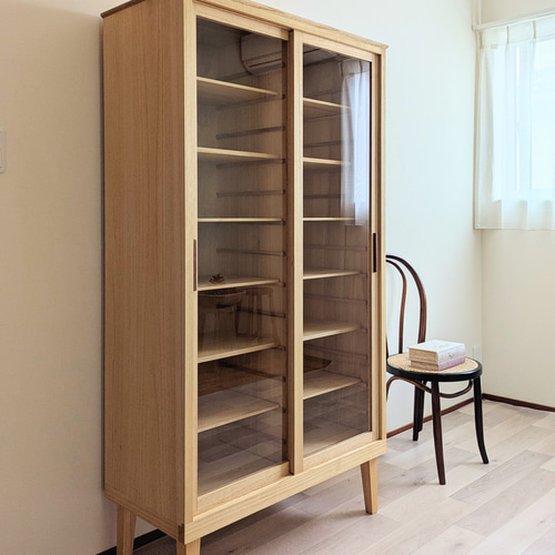 桐 と 透明ガラスの 食器棚 高さ1600 幅850 奥行400 ガラス