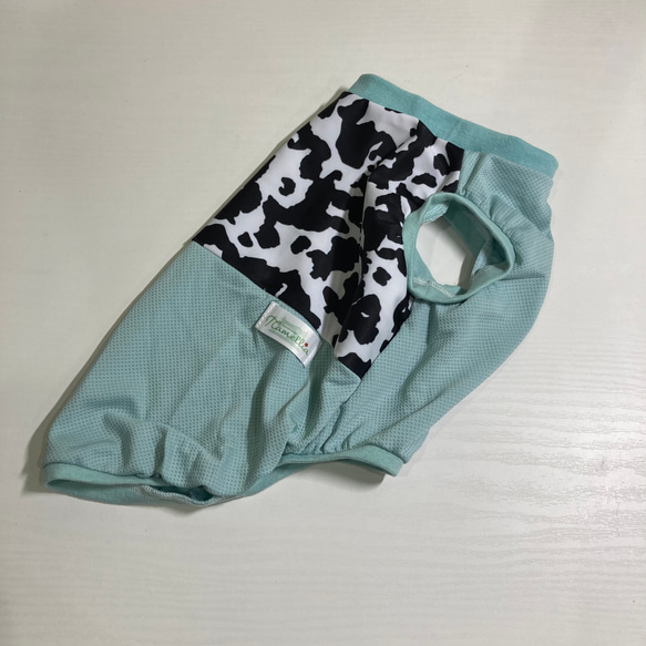 ハンドメイド　犬服　接触冷感タンクトップ 犬服 Lサイズ 接触冷感 タンクトップ うし柄 ミントリプ ひんやり