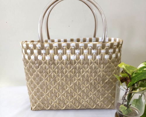 ppバンド、かごバッグ、2種類ベージュに白をプラスして 落ち着いた大人