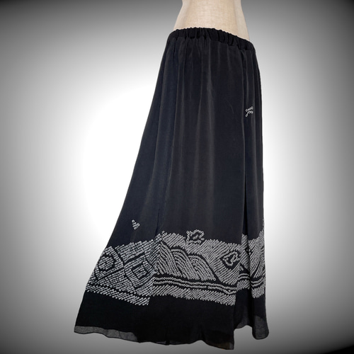 総絞り着物リメイクセットアップ 刺繍　ワイドパンツ　チュニック ブラック 兵児帯ブラック セットアップ スクエア変型ジレ ワイドパンツ 裏