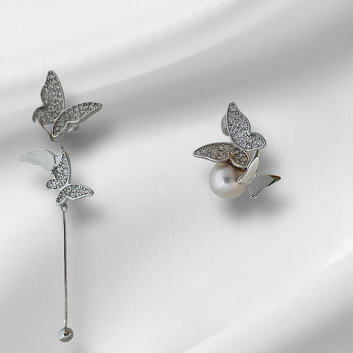バタフライ・シンフォニー・ピアス⭐︎新作 ピアス（その他） MIO K&G 