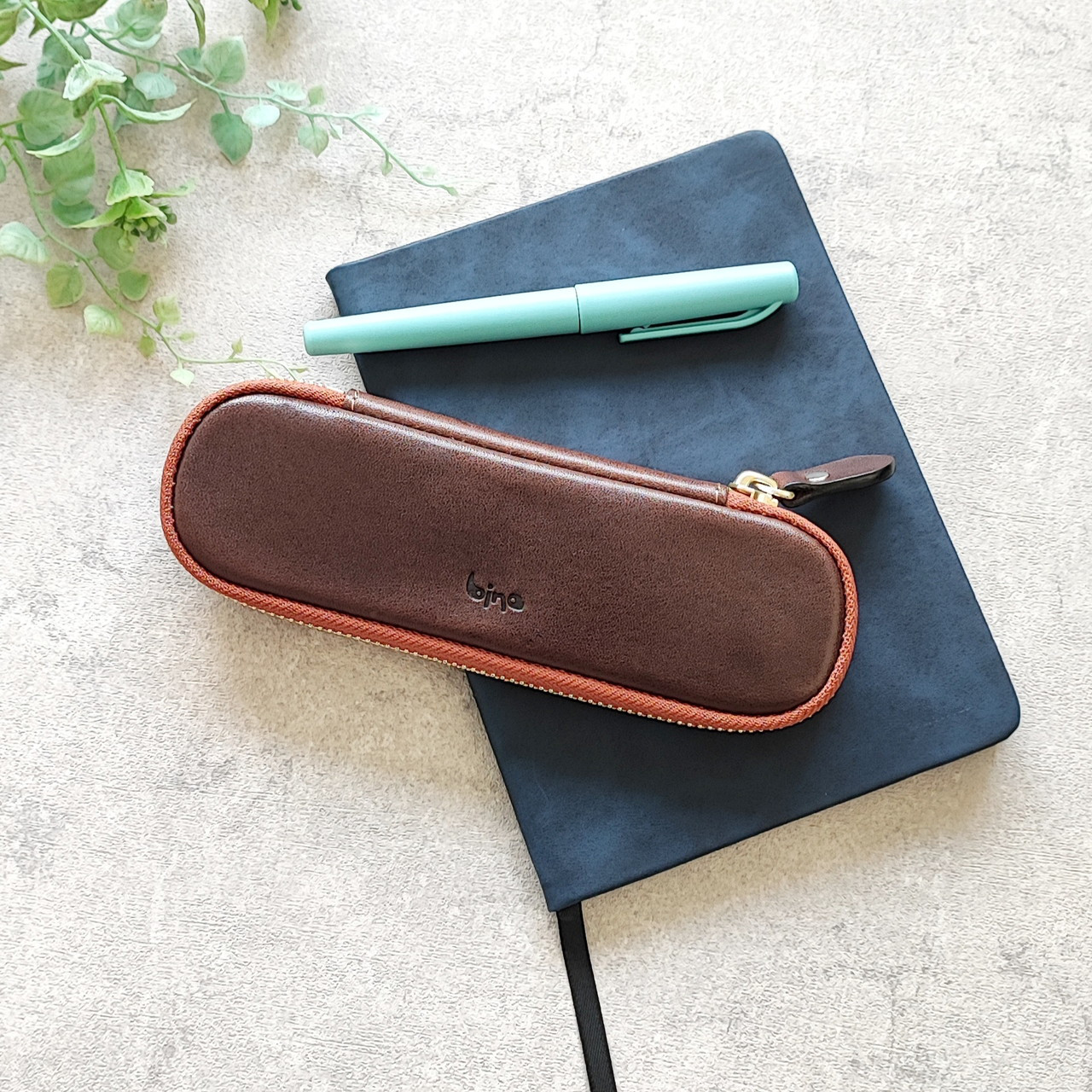 スティックペンケース（チョコA）　革　ラウンドファスナー