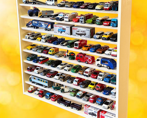 オーダーミニカー棚作ります オーダーミニカー棚作ります 8段70台自作ロータリー交差点付きトミカ収納棚